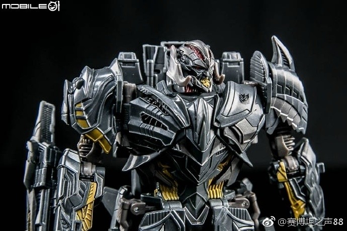 Transformers News: New In Hand Images of Voyager Megatron from Transformers: The Last Knight Transformers News: New In Hand Images of Voyager Megatron from Transformers: The Last Knight