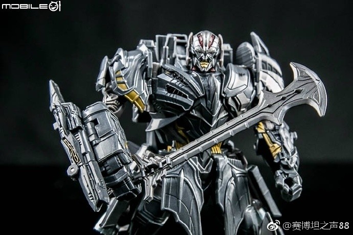 Transformers News: New In Hand Images of Voyager Megatron from Transformers: The Last Knight Transformers News: New In Hand Images of Voyager Megatron from Transformers: The Last Knight