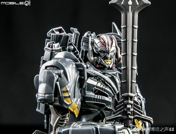 Transformers News: New In Hand Images of Voyager Megatron from Transformers: The Last Knight Transformers News: New In Hand Images of Voyager Megatron from Transformers: The Last Knight