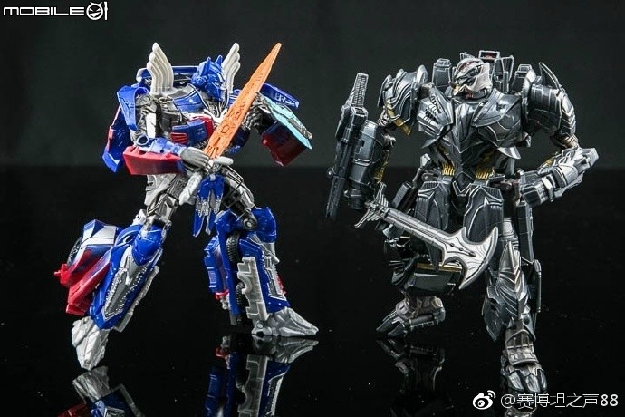 Transformers News: New In Hand Images of Voyager Megatron from Transformers: The Last Knight Transformers News: New In Hand Images of Voyager Megatron from Transformers: The Last Knight