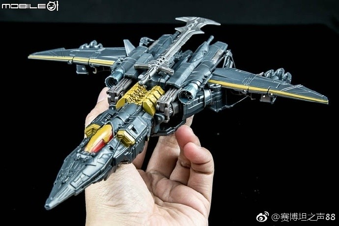 Transformers News: New In Hand Images of Voyager Megatron from Transformers: The Last Knight Transformers News: New In Hand Images of Voyager Megatron from Transformers: The Last Knight
