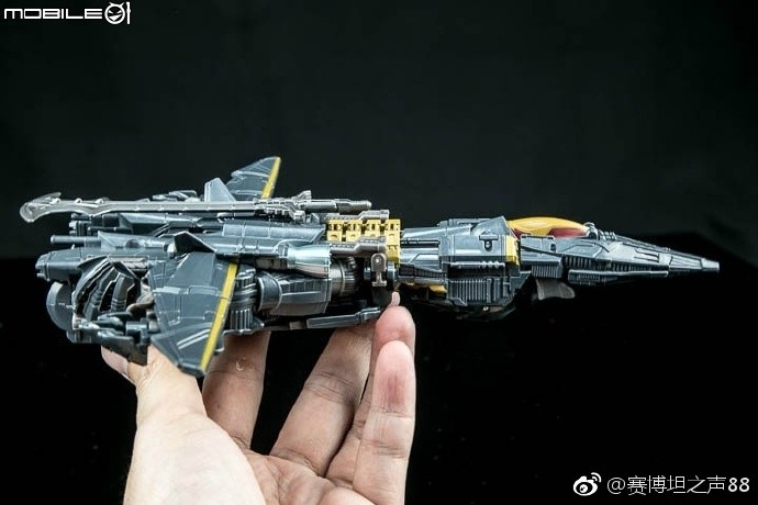 Transformers News: New In Hand Images of Voyager Megatron from Transformers: The Last Knight Transformers News: New In Hand Images of Voyager Megatron from Transformers: The Last Knight