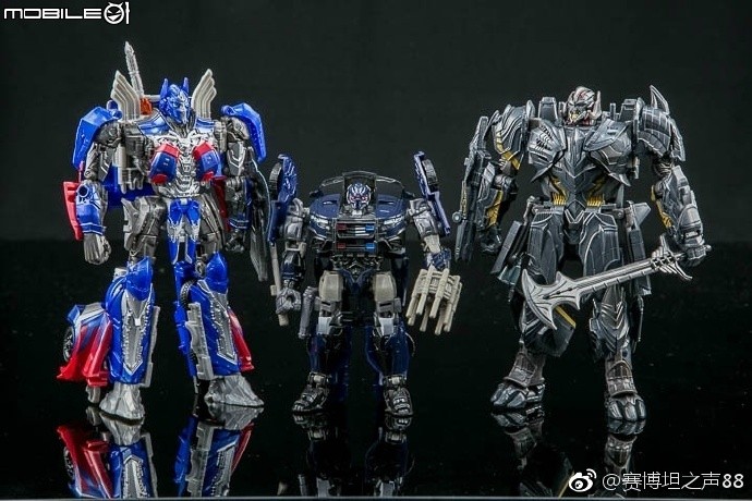 Transformers News: New In Hand Images of Voyager Megatron from Transformers: The Last Knight Transformers News: New In Hand Images of Voyager Megatron from Transformers: The Last Knight