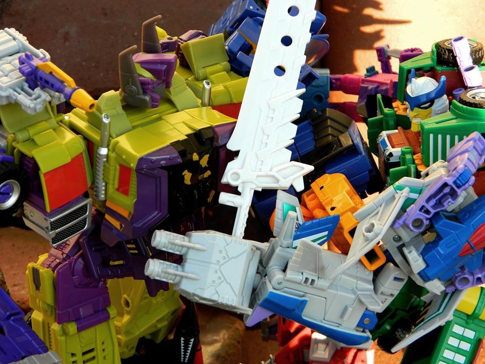 Transformers News: Final TFSS 5.0 Figures are Arriving and Mystery Figure Revealed Transformers News: Final TFSS 5.0 Figures are Arriving and Mystery Figure Revealed