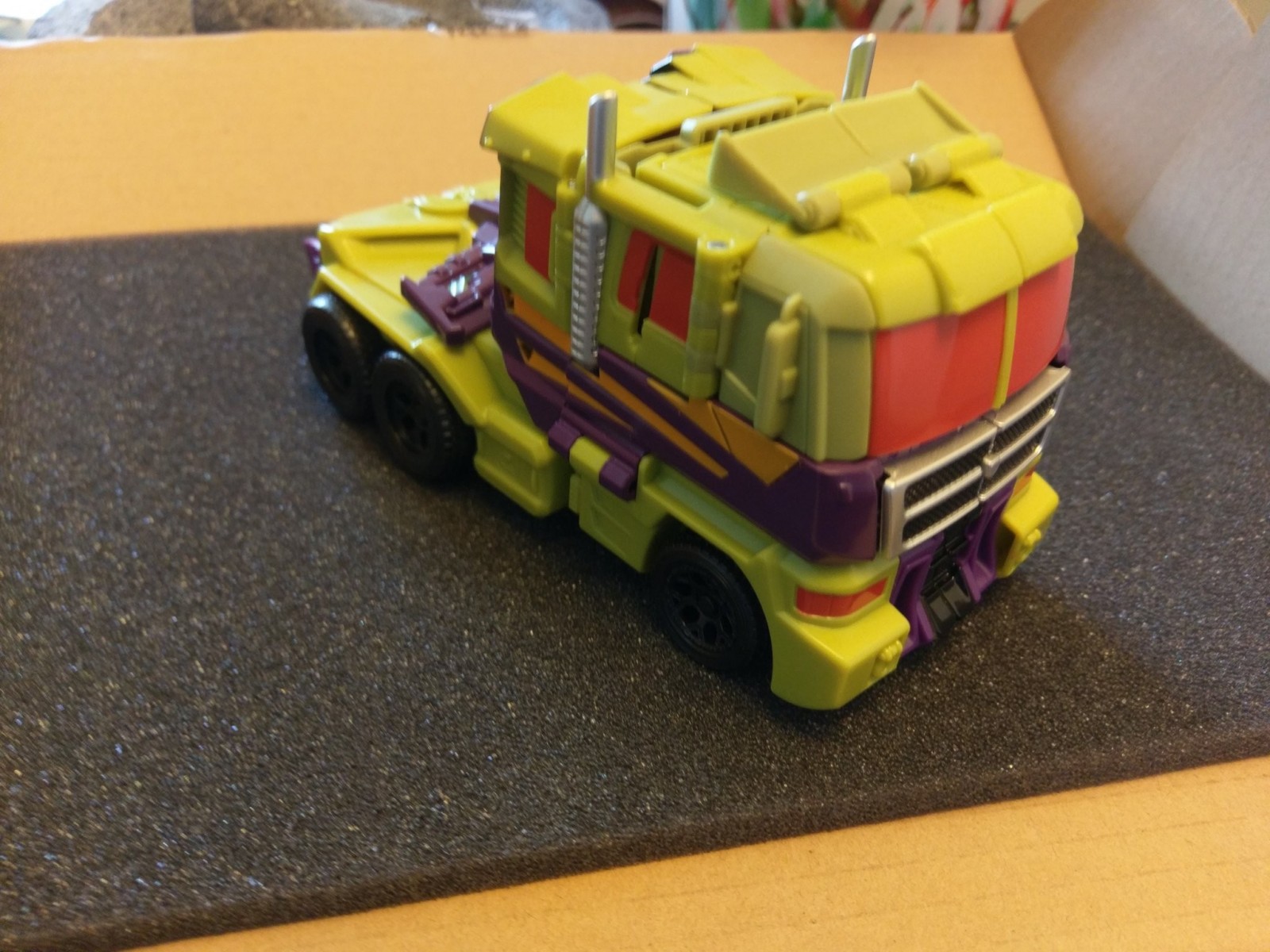 Transformers News: In hand Images of TFSS Shattered Glass Starscream, Toxitron and Counterpunch
