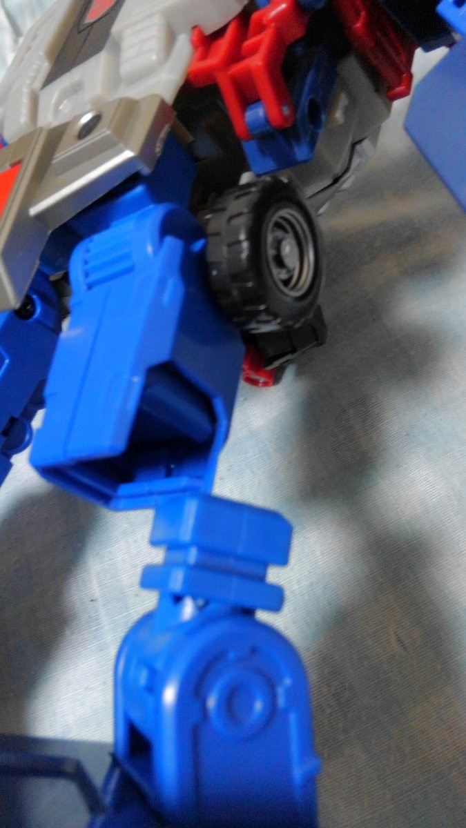 Transformers News: Combiner Ports on Takara Tomy Transformers Legends LG-42 Godbomber