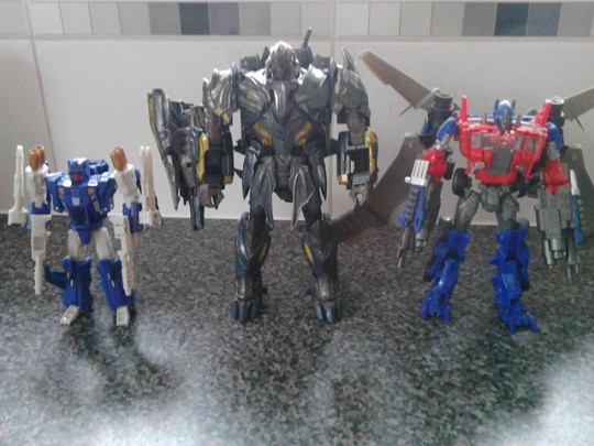 Transformers News: In-Hand Images of Transformers: The Last Knight Leader Megatron, Sighted at UK Retail