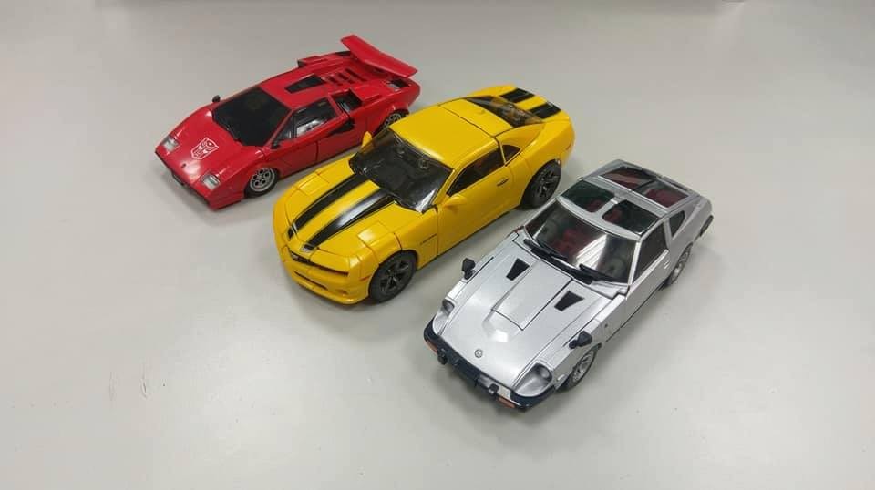 Transformers News: Transformers Movie Masterpiece Bumblebee In-Hand Images