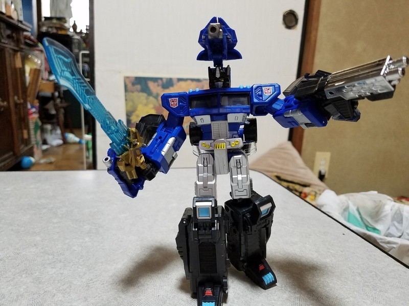 Transformers News: In-Hand Images of Takara Tomy Transformers Legends LG-EX Magna Convoy