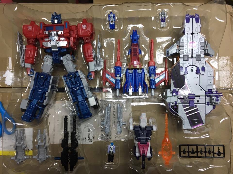 Transformers News: In-Hand Images of Transformers Titans Return Siege on Cybertron Box Set