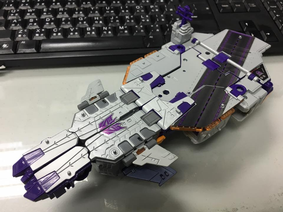 Transformers News: In-Hand Images of Transformers Titans Return Siege on Cybertron Box Set