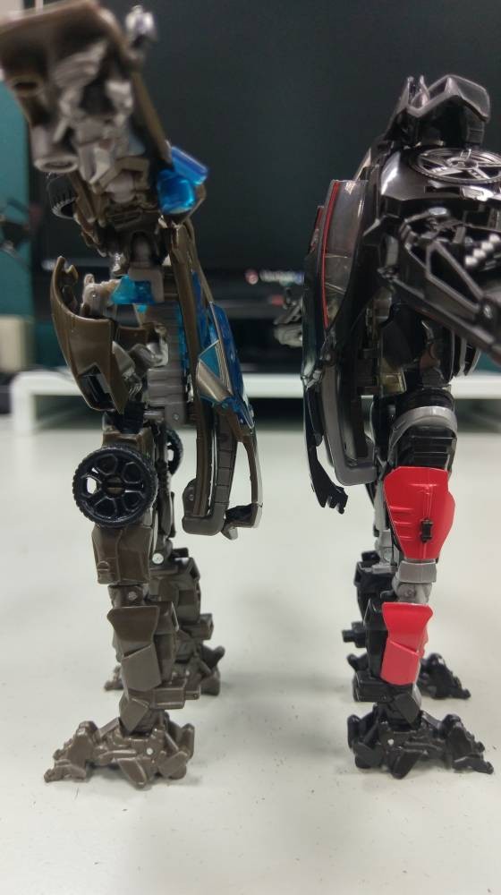 Transformers News: In Hand Images of Last Knight Deluxe Hot Rod with Comparisons to AOE Lockdown Transformers News: In Hand Images of Last Knight Deluxe Hot Rod with Comparisons to AOE Lockdown