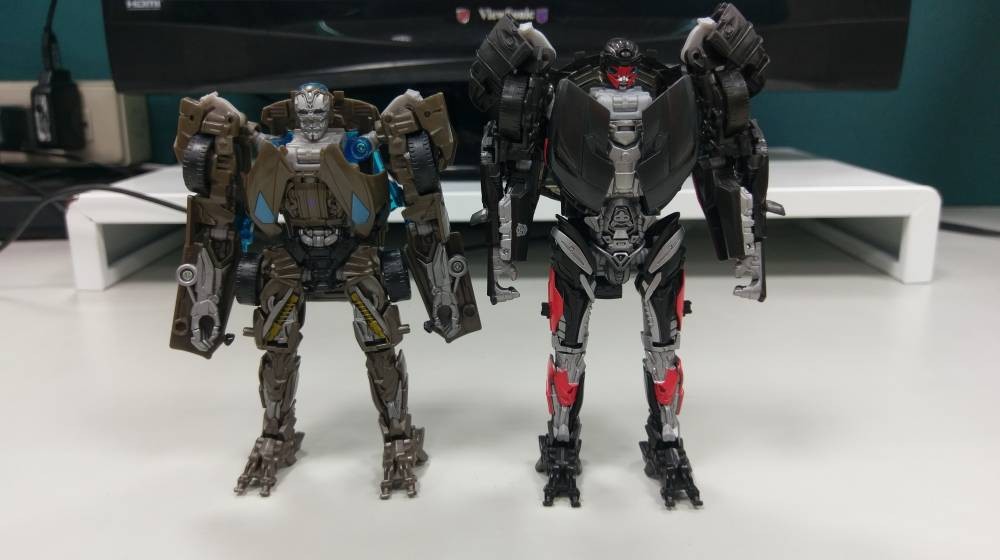 Transformers News: In Hand Images of Last Knight Deluxe Hot Rod with Comparisons to AOE Lockdown Transformers News: In Hand Images of Last Knight Deluxe Hot Rod with Comparisons to AOE Lockdown