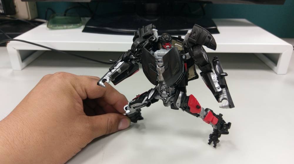 Transformers News: In Hand Images of Last Knight Deluxe Hot Rod with Comparisons to AOE Lockdown Transformers News: In Hand Images of Last Knight Deluxe Hot Rod with Comparisons to AOE Lockdown