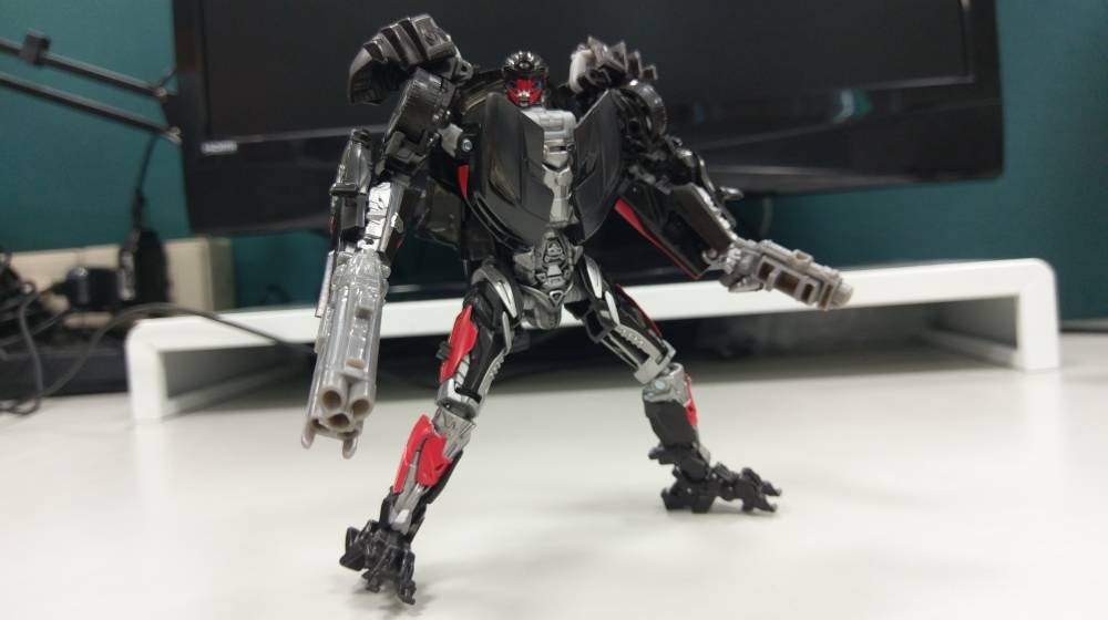 Transformers News: In Hand Images of Last Knight Deluxe Hot Rod with Comparisons to AOE Lockdown Transformers News: In Hand Images of Last Knight Deluxe Hot Rod with Comparisons to AOE Lockdown