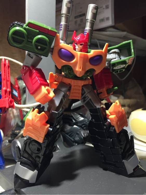 Transformers News: In Hand Images of Transformers: Robots in Disguise Thermidor, Twinferno, Bludgeon