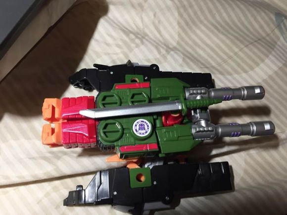 Transformers News: In Hand Images of Transformers: Robots in Disguise Thermidor, Twinferno, Bludgeon