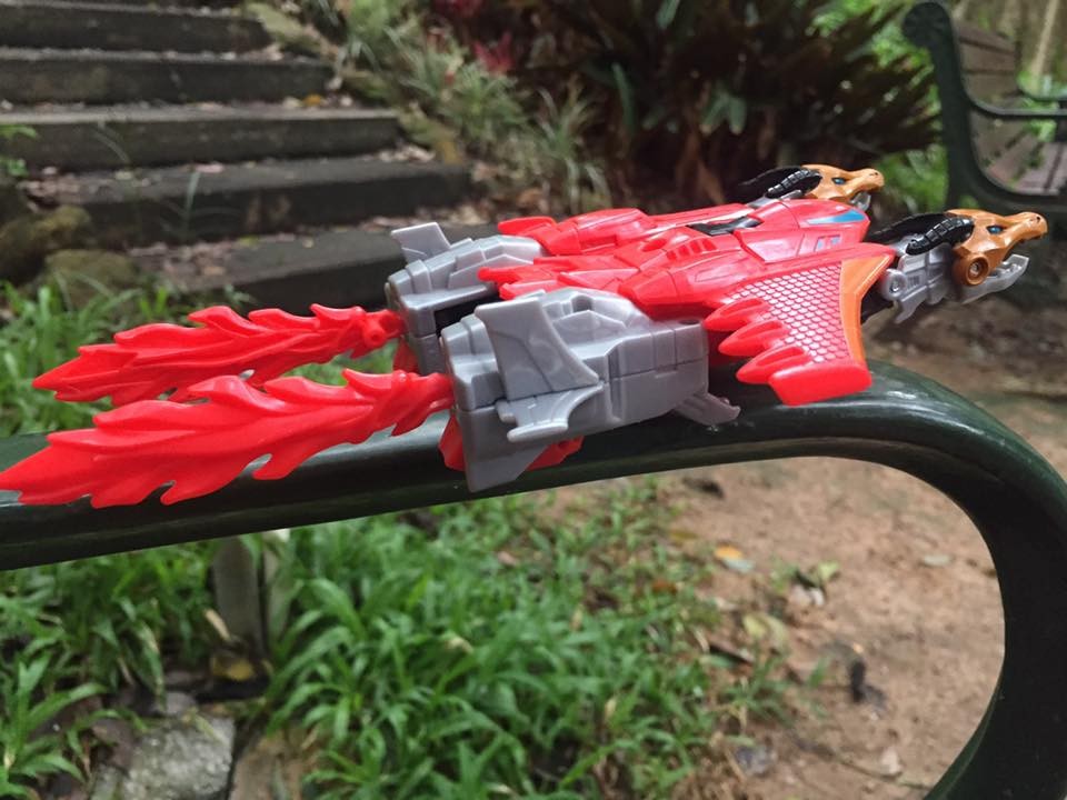Transformers News: In Hand Images of Transformers: Robots in Disguise Thermidor, Twinferno, Bludgeon