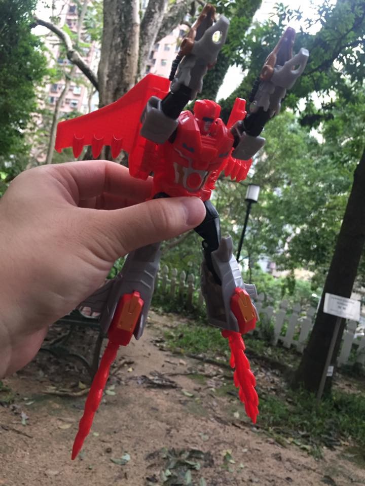 Transformers News: In Hand Images of Transformers: Robots in Disguise Thermidor, Twinferno, Bludgeon
