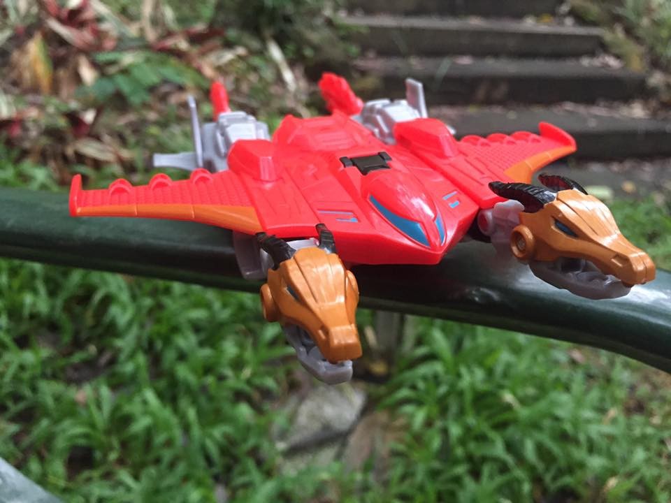 Transformers News: In Hand Images of Transformers: Robots in Disguise Thermidor, Twinferno, Bludgeon