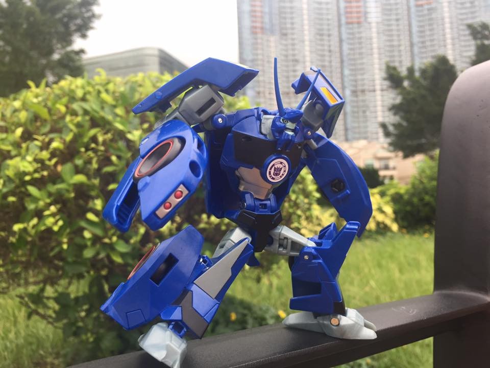 Transformers News: In Hand Images of Transformers: Robots in Disguise Thermidor, Twinferno, Bludgeon