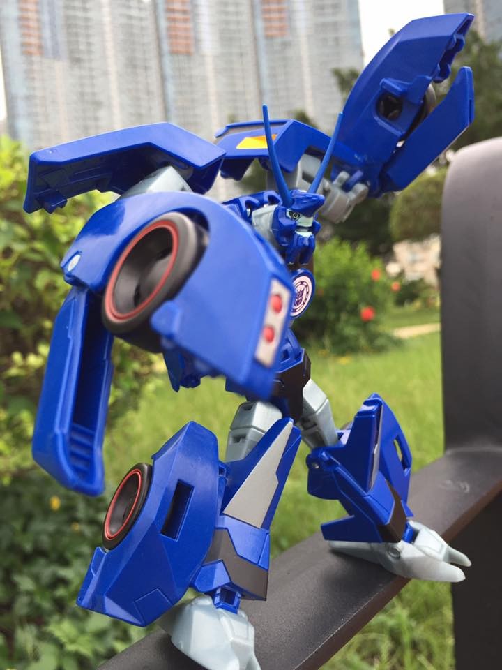 Transformers News: In Hand Images of Transformers: Robots in Disguise Thermidor, Twinferno, Bludgeon