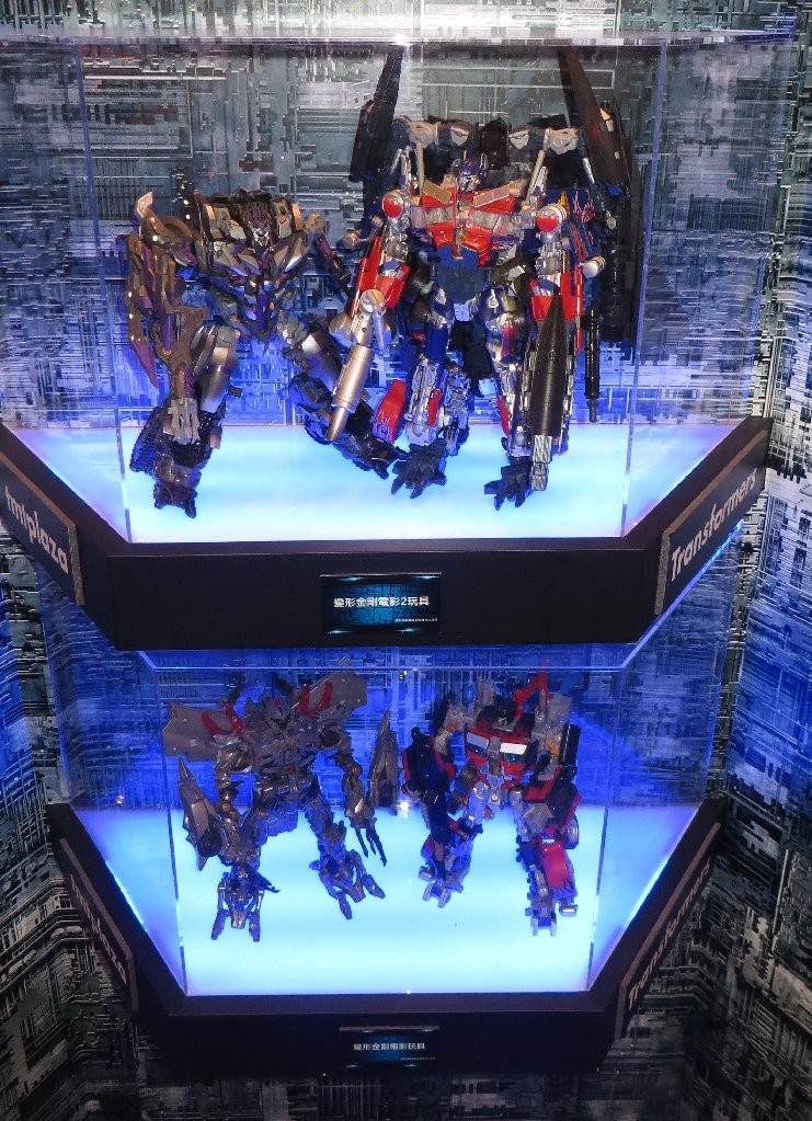 Transformers News: Image Heavy Transformers: The Last Knight Hong Kong Events - Statues, Exclusives, Ramen