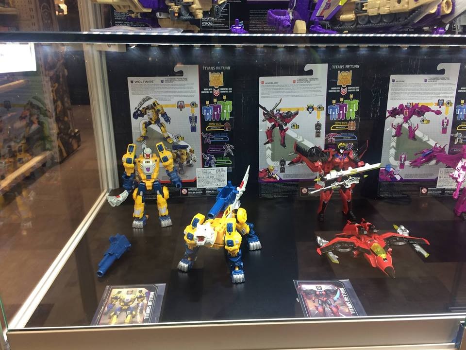 Transformers News: Images of Upcoming Titans Return figures at SDCC 2017 - Cloudraker, Wingspan, Overlord, Wave 5 Transformers News: Images of Upcoming Titans Return figures at SDCC 2017 - Cloudraker, Wingspan, Overlord, Wave 5