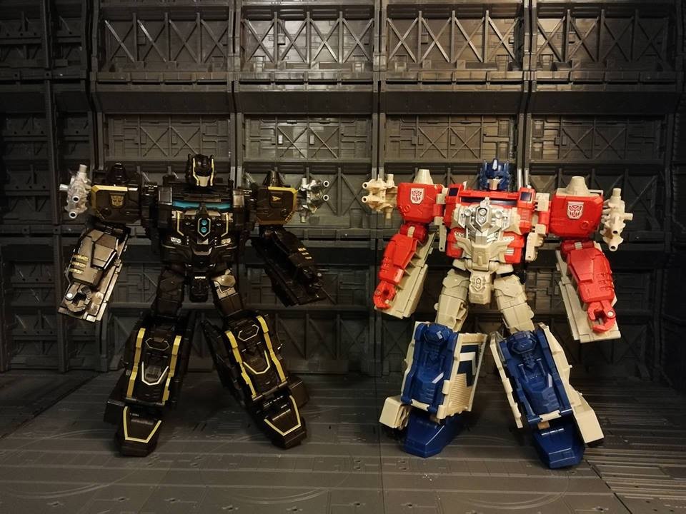 Transformers News: SDCC 2017 Exclusive Primitive Skateboarding Optimus Prime and Shreddicus Maximus - In Hand Transformers News: SDCC 2017 Exclusive Primitive Skateboarding Optimus Prime and Shreddicus Maximus - In Hand