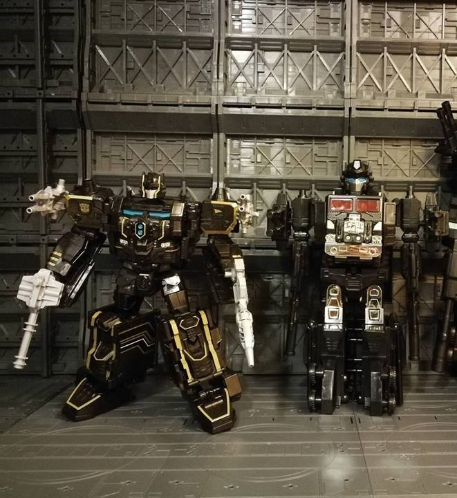Transformers News: SDCC 2017 Exclusive Primitive Skateboarding Optimus Prime and Shreddicus Maximus - In Hand Transformers News: SDCC 2017 Exclusive Primitive Skateboarding Optimus Prime and Shreddicus Maximus - In Hand