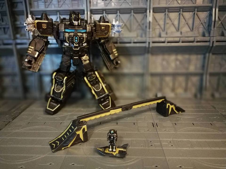 Transformers News: SDCC 2017 Exclusive Primitive Skateboarding Optimus Prime and Shreddicus Maximus - In Hand Transformers News: SDCC 2017 Exclusive Primitive Skateboarding Optimus Prime and Shreddicus Maximus - In Hand