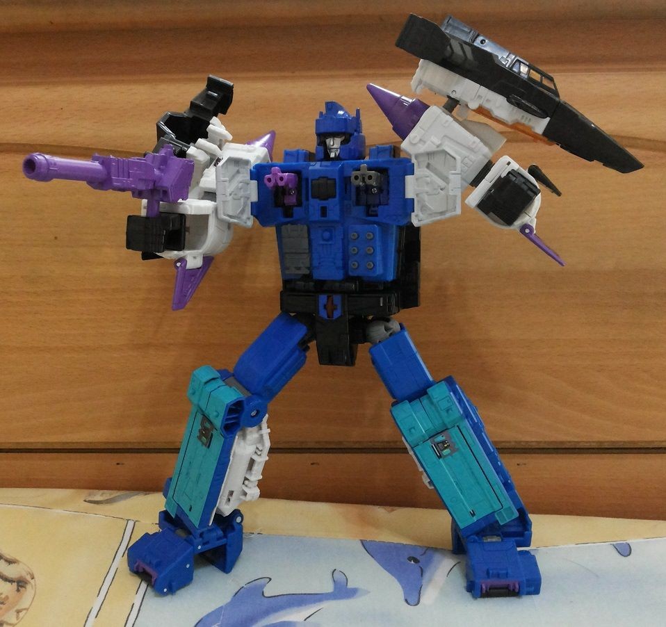 Transformers News: More In-Hand Images of Transformers Titans Return Overlord