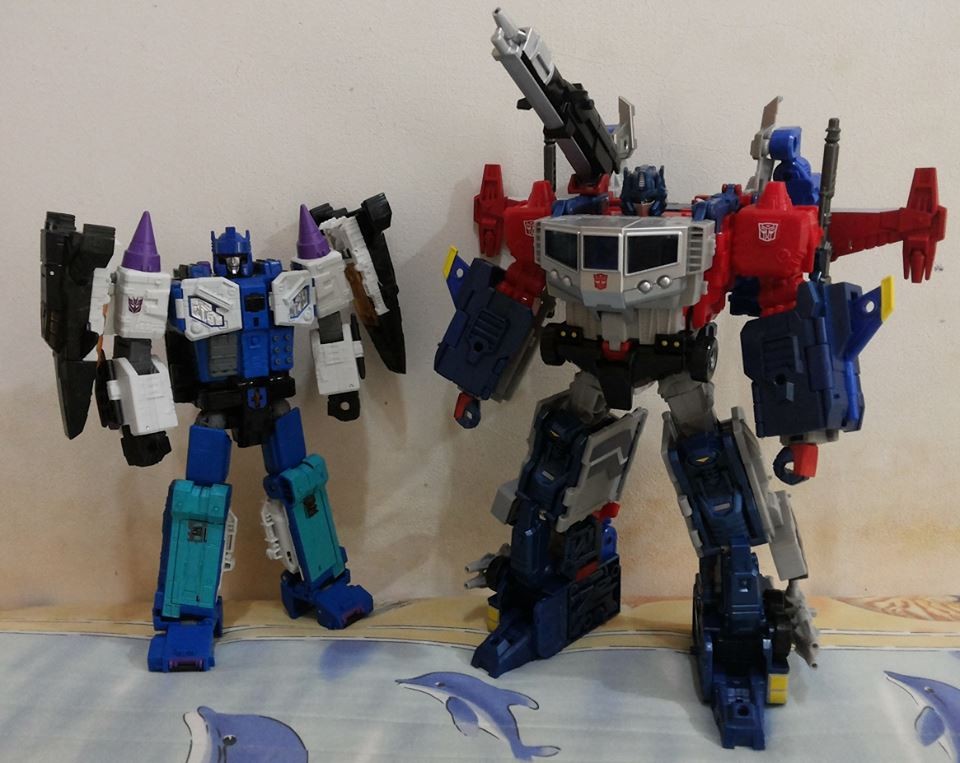 Transformers News: More In-Hand Images of Transformers Titans Return Overlord