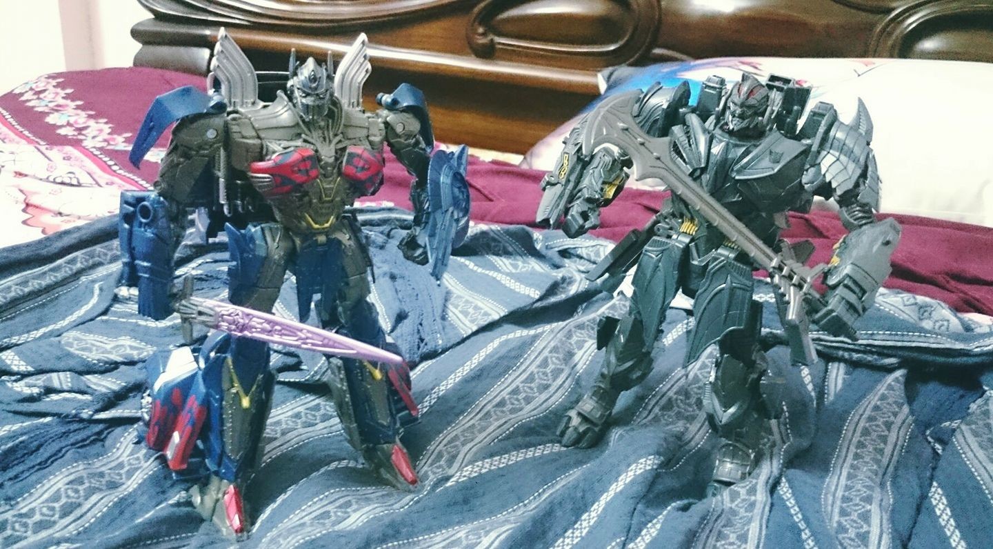 Transformers News: In-Hand Images of Takara Tomy Transformers TLK-EX Dark Optimus