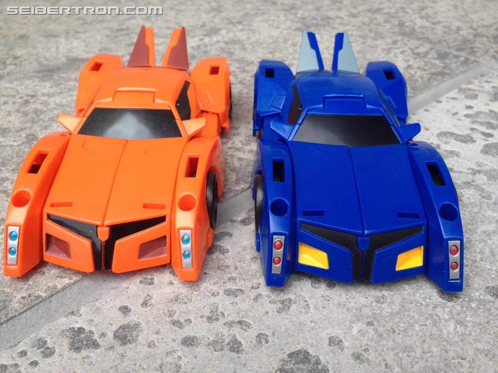 Transformers News: Pictorial Review of Warrior Thermidor from Transformers Robots in Disguise