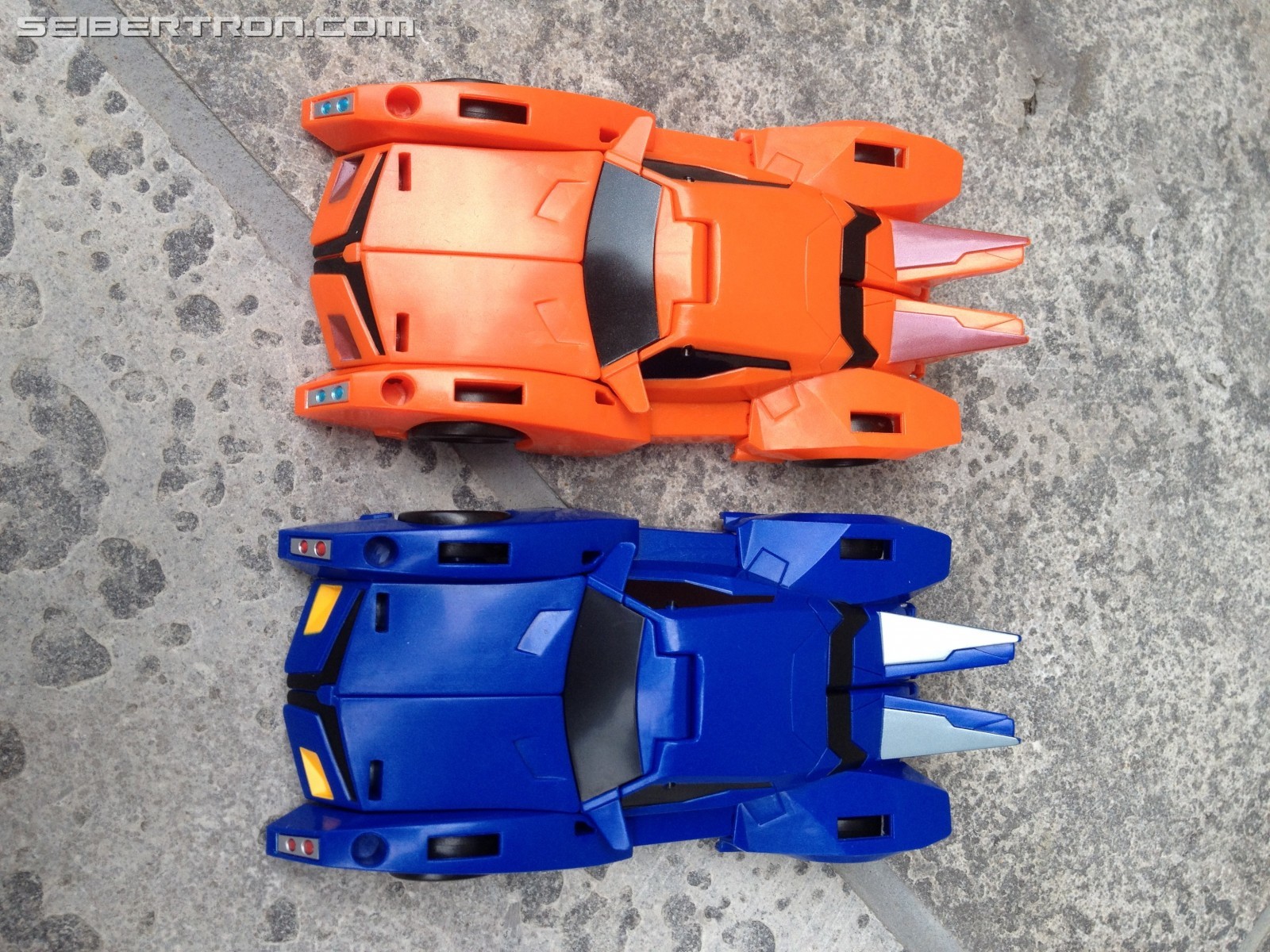 Transformers News: Pictorial Review of Warrior Thermidor from Transformers Robots in Disguise