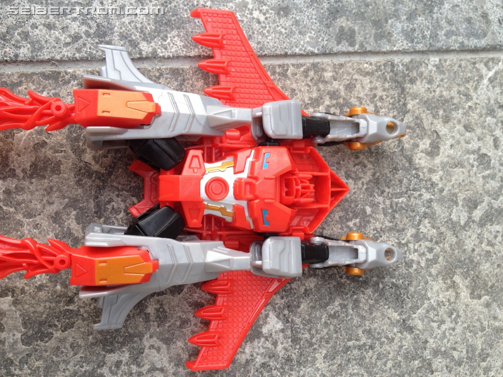Transformers News: Pictorial Review of Warrior Twinferno from Robots in Disguise Transformers News: Pictorial Review of Warrior Twinferno from Robots in Disguise