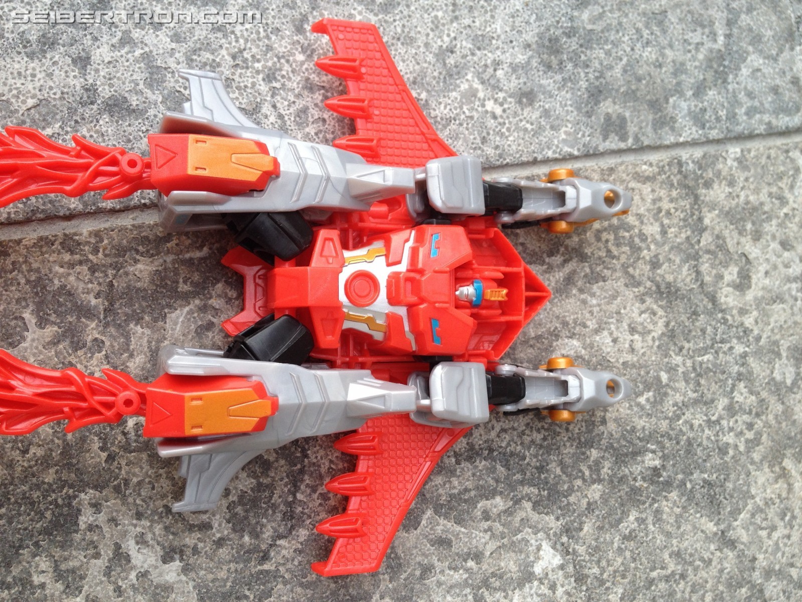 Transformers News: Pictorial Review of Warrior Twinferno from Robots in Disguise Transformers News: Pictorial Review of Warrior Twinferno from Robots in Disguise