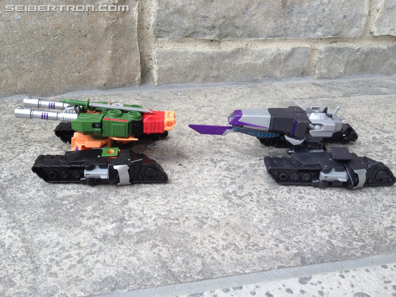 Transformers News: Pictorial Review of Robots in Disguise Warrior Bludgeon