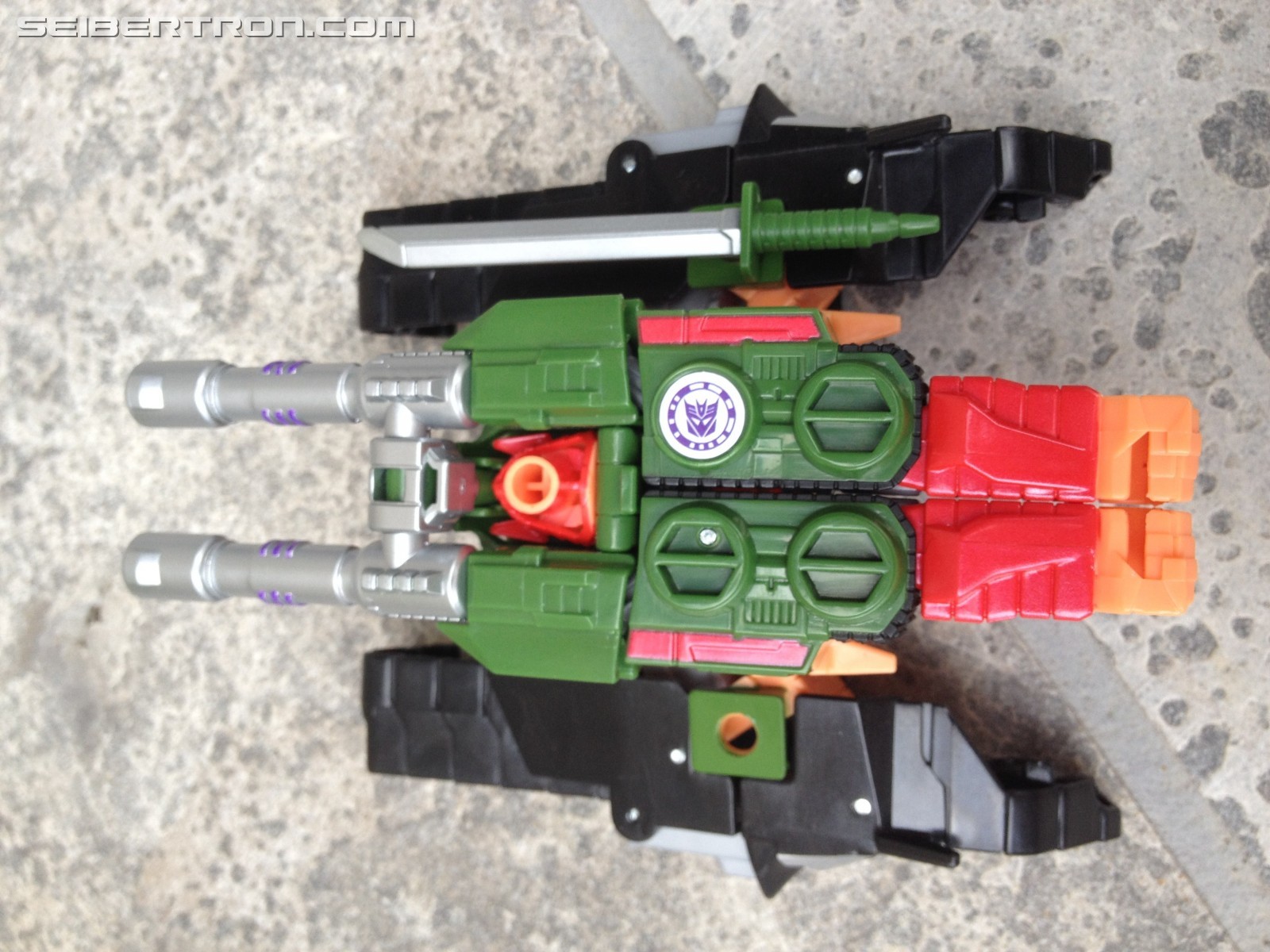 Transformers News: Pictorial Review of Robots in Disguise Warrior Bludgeon