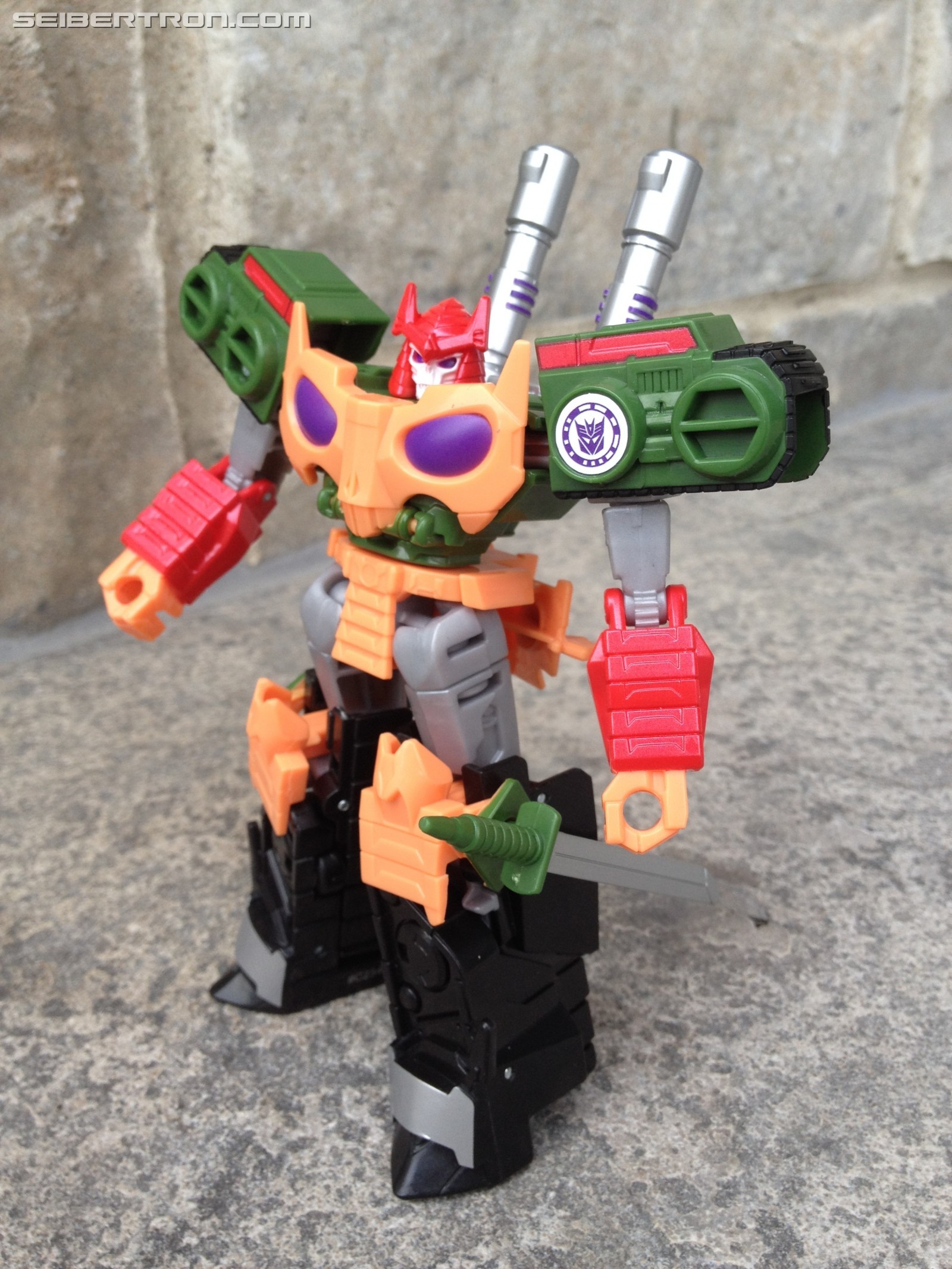 Transformers News: Pictorial Review of Robots in Disguise Warrior Bludgeon