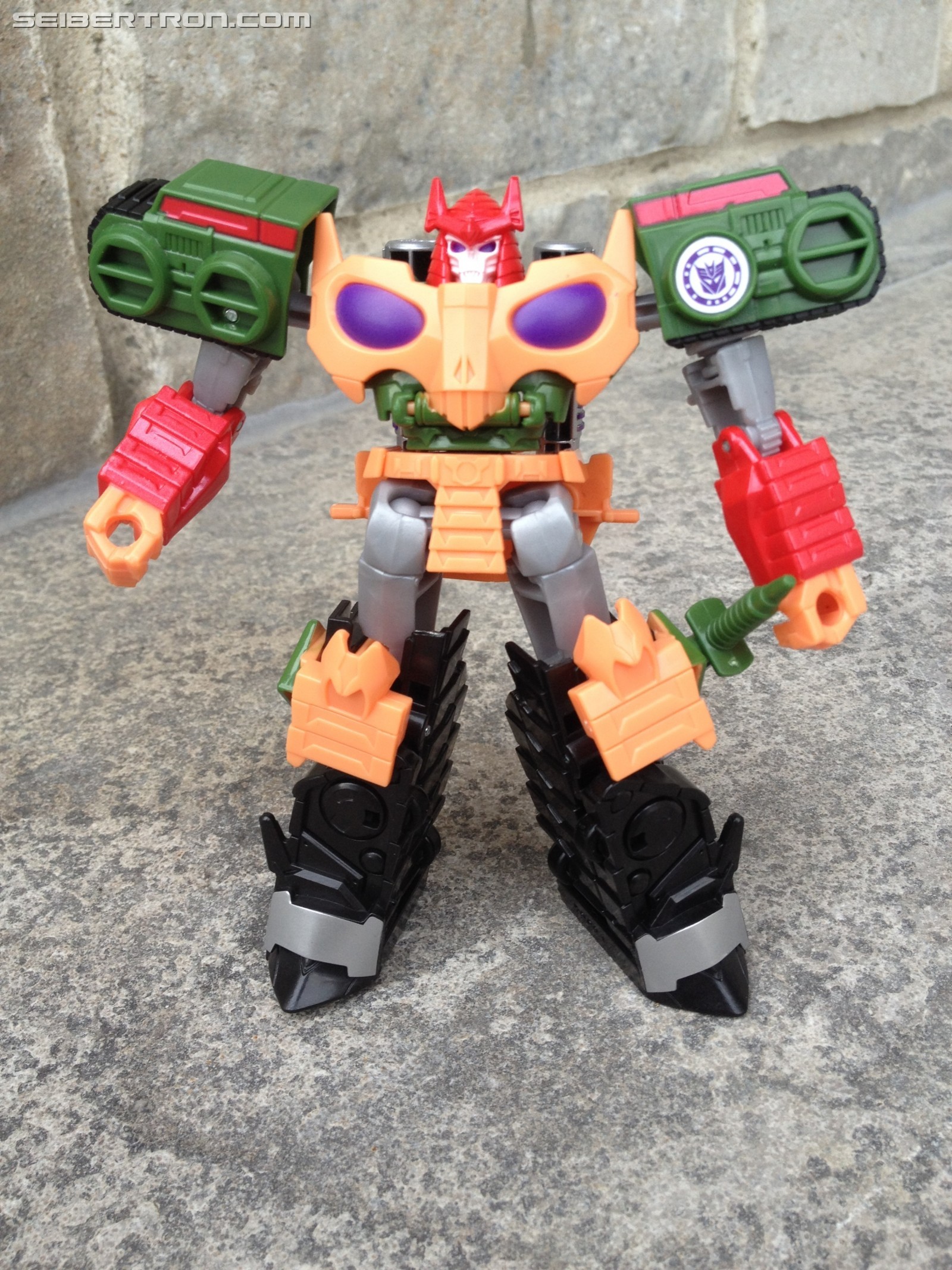 Transformers News: Pictorial Review of Robots in Disguise Warrior Bludgeon