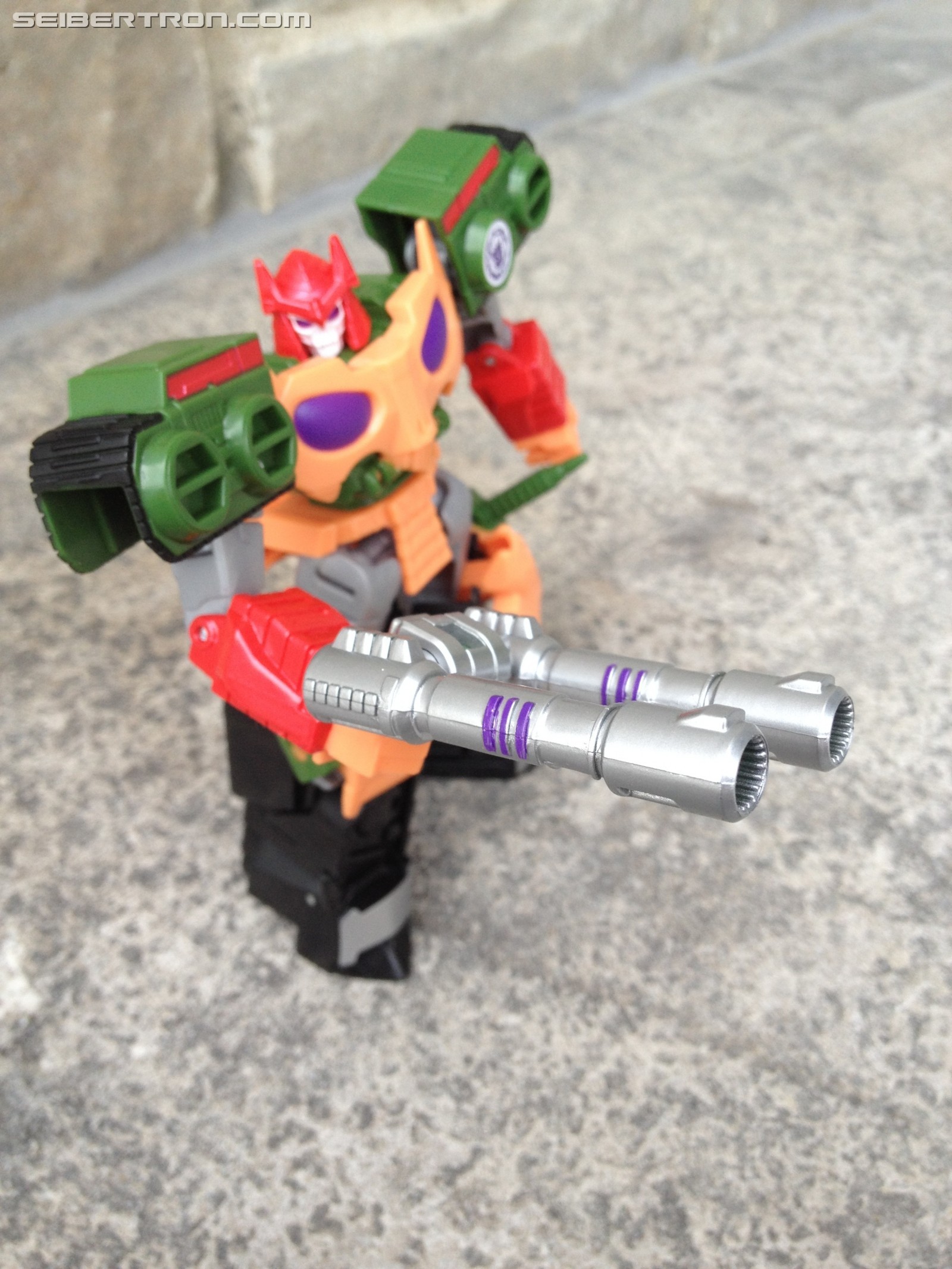 Transformers News: Pictorial Review of Robots in Disguise Warrior Bludgeon