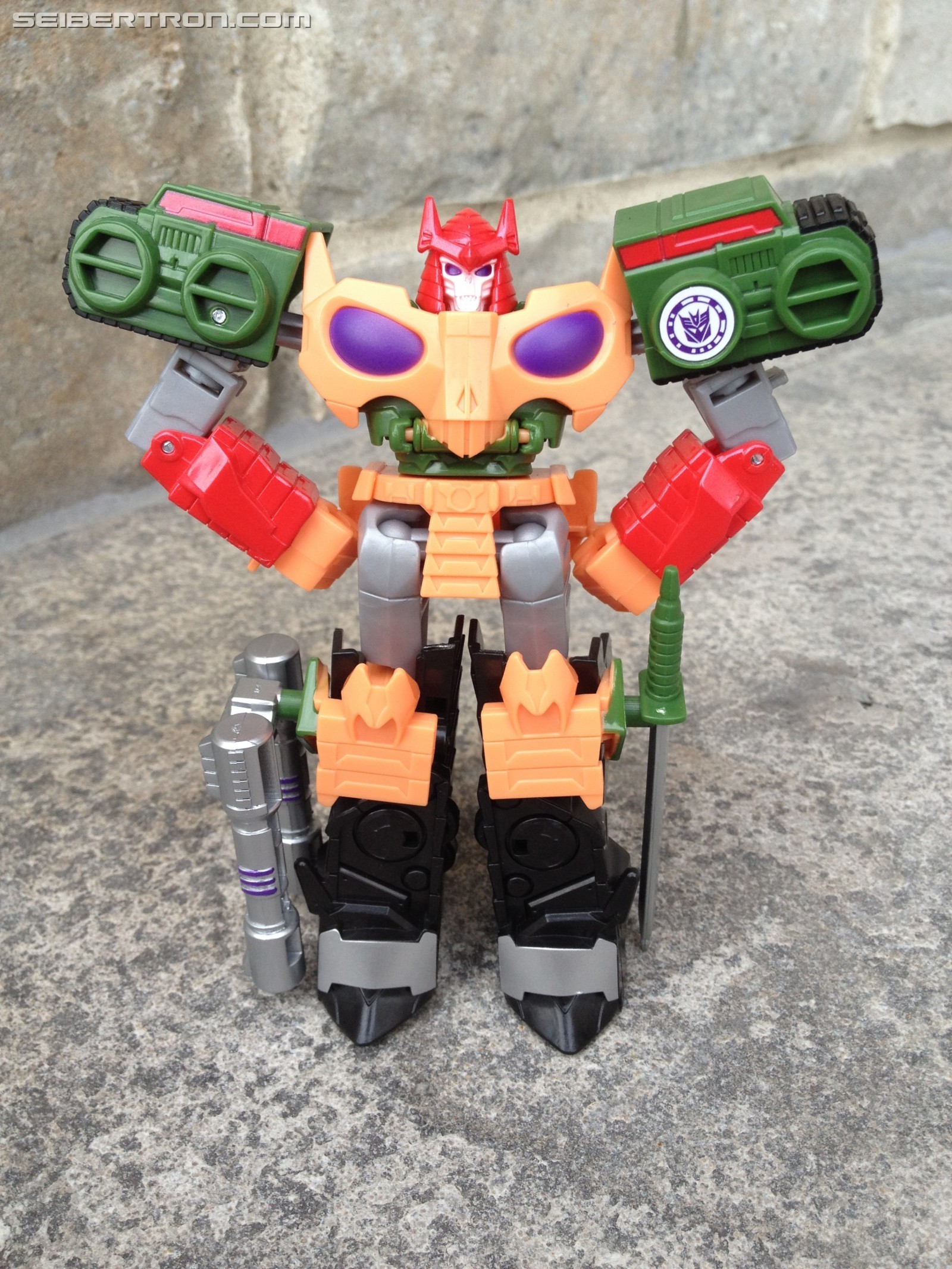 Transformers News: Pictorial Review of Robots in Disguise Warrior Bludgeon