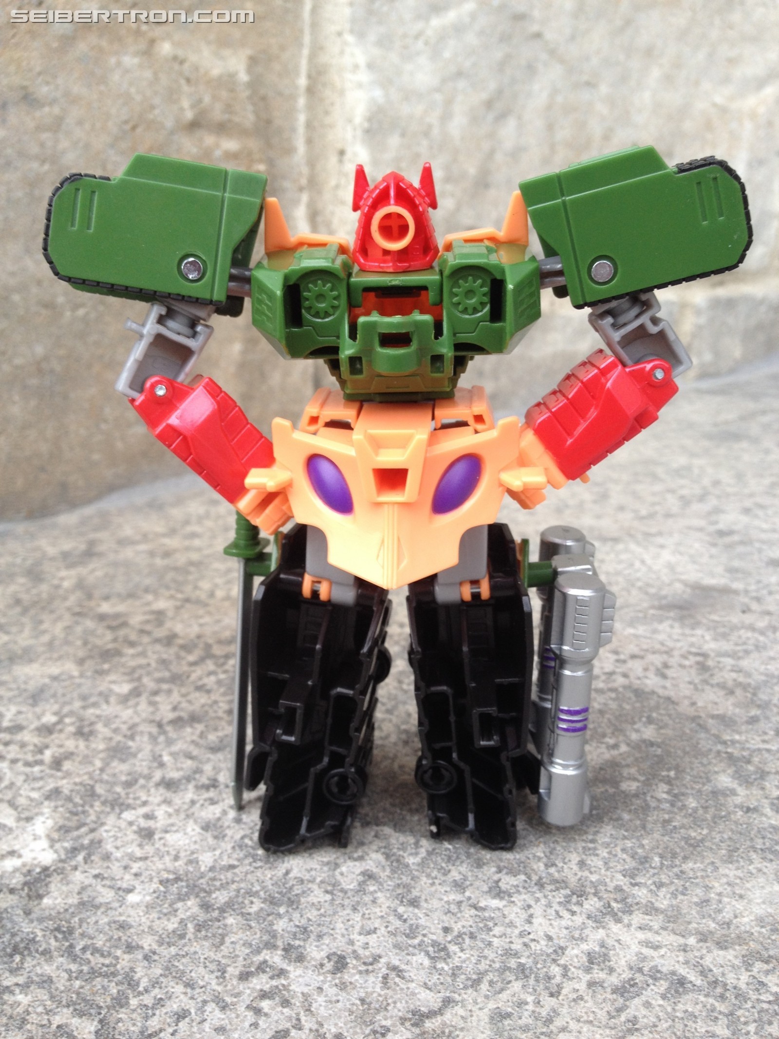 Transformers News: Pictorial Review of Robots in Disguise Warrior Bludgeon