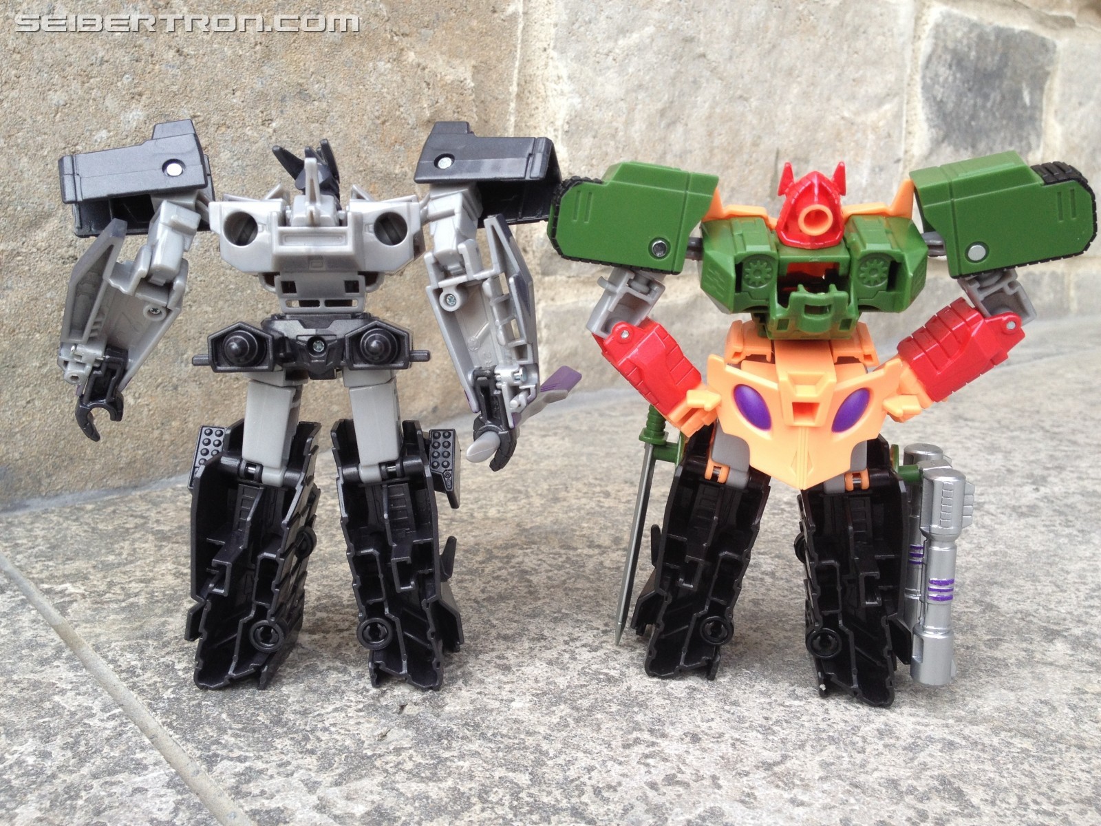 Transformers News: Pictorial Review of Robots in Disguise Warrior Bludgeon