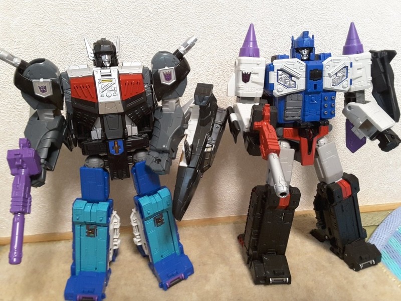 Transformers News: Comparison Images for Transformers Titans Return Overlord and Sky Shadow