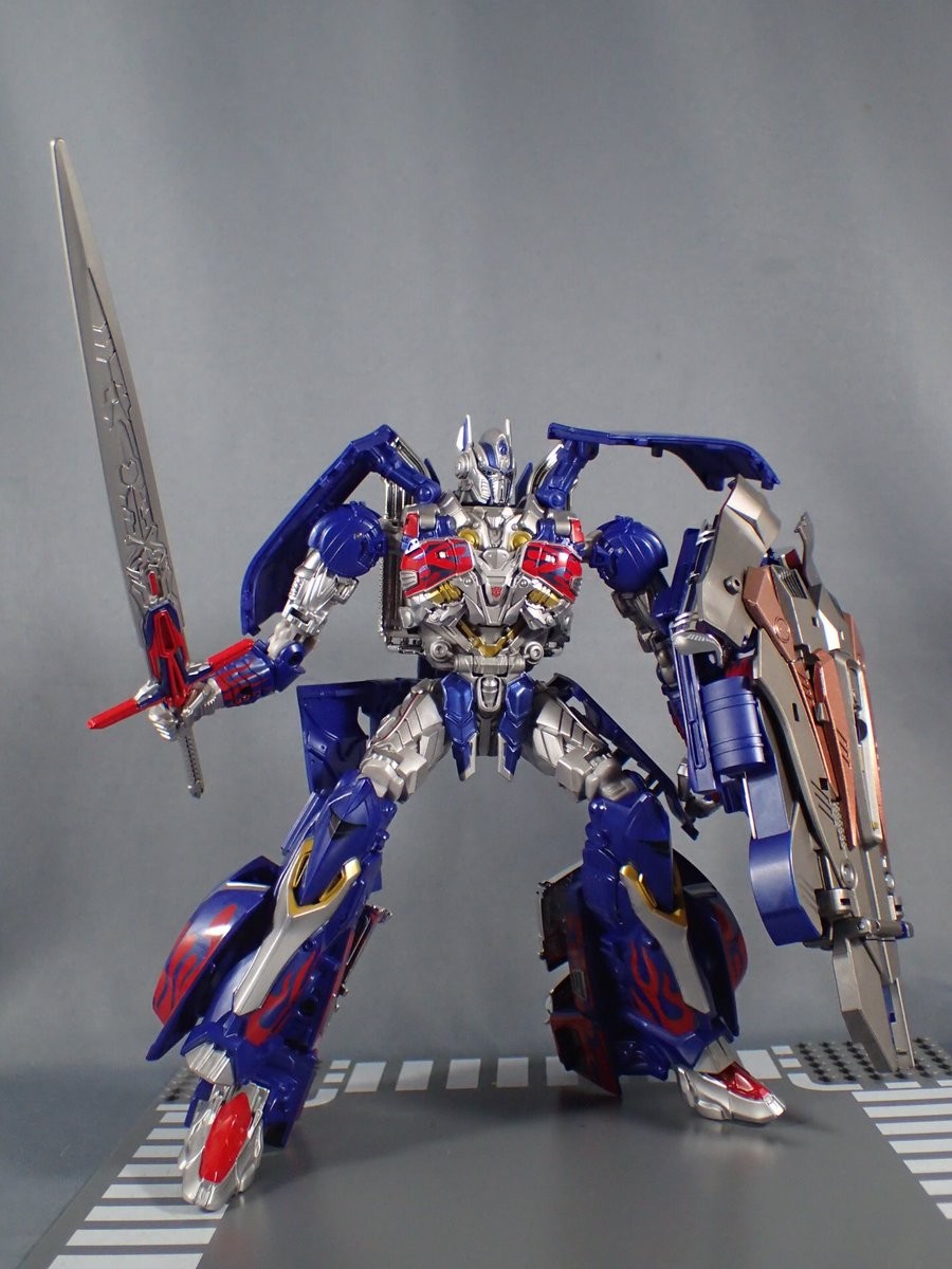 Transformers News: In-Hand Images of Takara Tomy Transformers: The Last Knight TLK-15 Calibur Optimus Prime