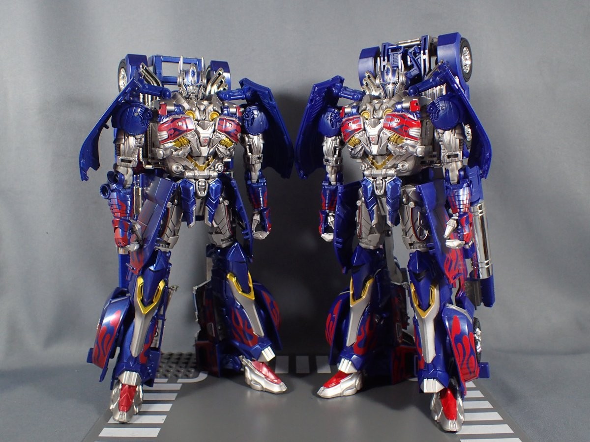 Transformers News: In-Hand Images of Takara Tomy Transformers: The Last Knight TLK-15 Calibur Optimus Prime