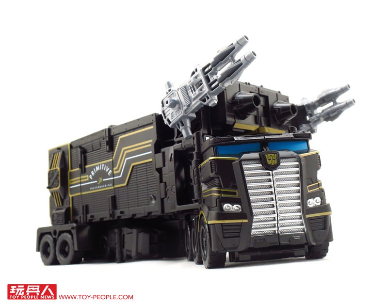 Transformers News: More Images of San Diego Comic Con 2017 Transformers Exclusives: Primitive Skating and The Last Kni